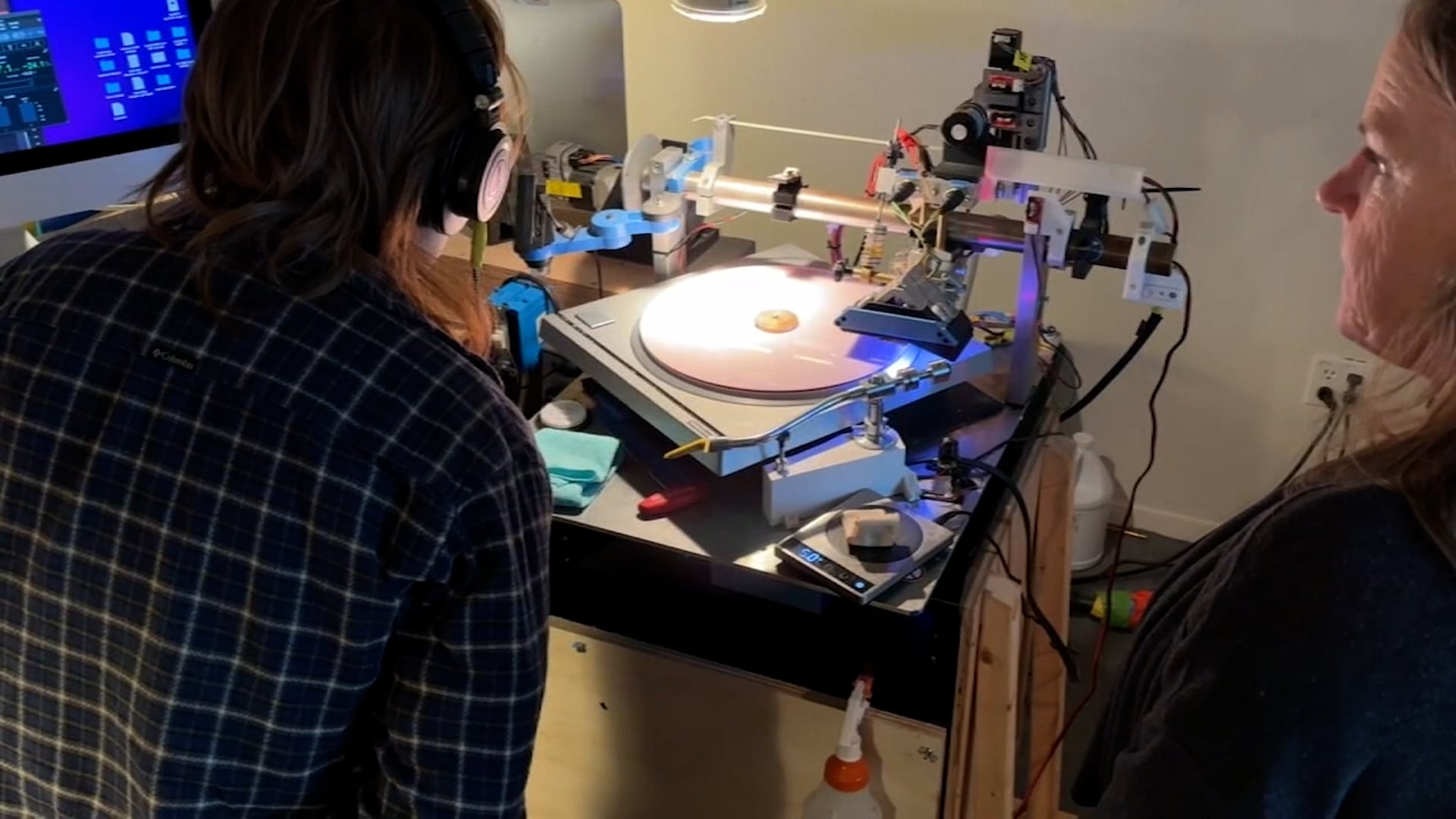 Portland Business Makes Custom Vinyl Mixtapes for Special Occasions